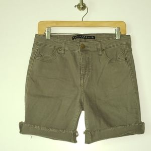 Army green Tinseltown cutoffs sz. 7